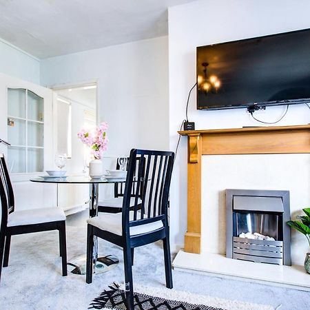 Private Family Apartment, In Victoria Posh Sw1 London Kültér fotó